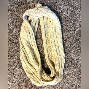 Bearpaw infinity winter knit scarf